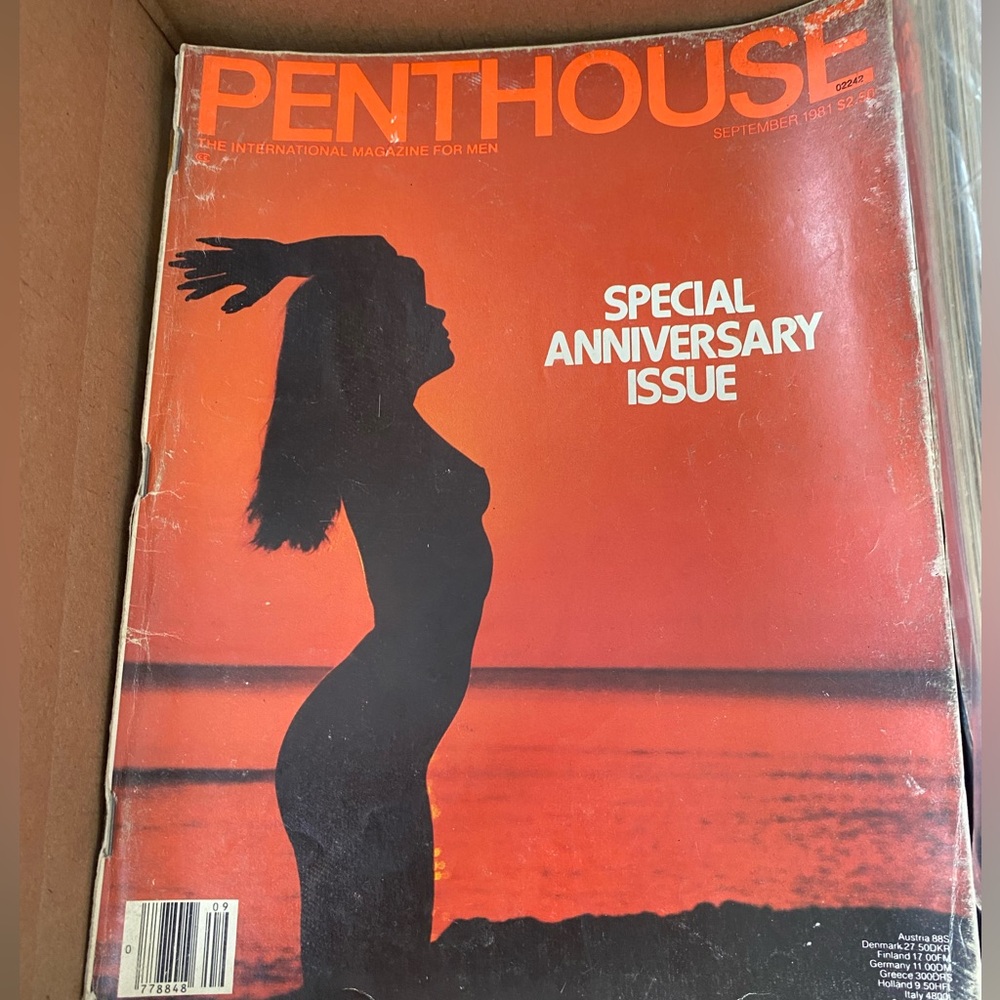Vintage Penthouse Magazine September 1981

Special‎ anniversary issue.Acceptable